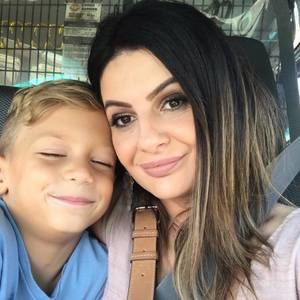 Meet your Posher, Mirela